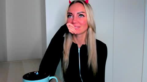 Adriana online show from 7, 12, 2024