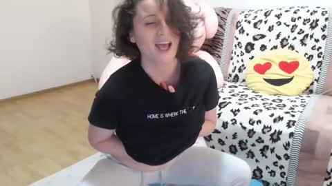 Snapshot of adriana_elvis chatting on 6, 1, 2025 adriana online show from 6, 1, 2025