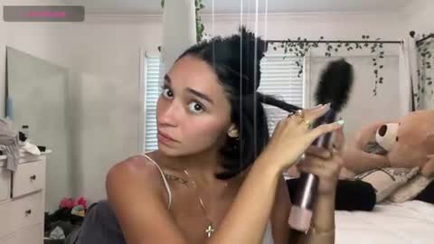Snapshot of adriannarodriguez chatting on 3, 7, 2026 Adrianna online show from 3, 7, 2026