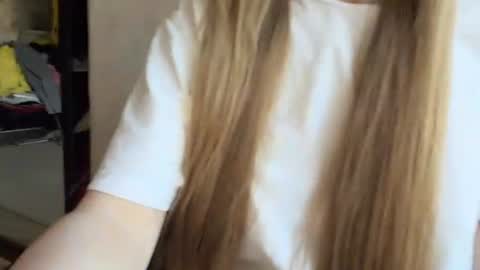 Snapshot of adriannemuldowney chatting on 5, 8, 2026 Caroline online show from 5, 8, 2026