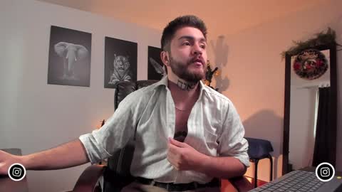 Snapshot of adrianwilliams_ chatting on 6, 1, 2025 Adrian Williams online show from 6, 1, 2025