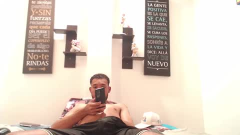 adriel_and_risitos_ online show from 16, 10, 2025