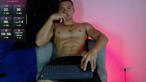 adriel_escalante online show from 3, 4, 2026