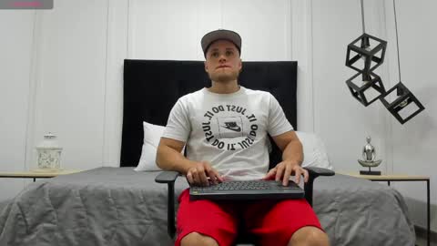 Adrein Roche online show from 4, 3, 2025