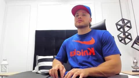 Adrein Roche online show from 15, 9, 2025