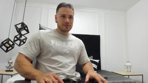 Adrein Roche online show from 22, 9, 2025