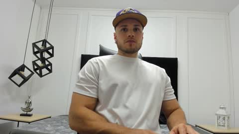 Adrein Roche online show from 28, 9, 2025