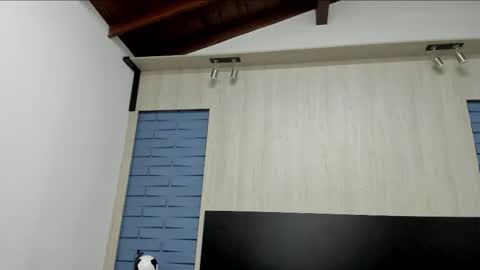 Adrein Roche online show from 25, 11, 2025