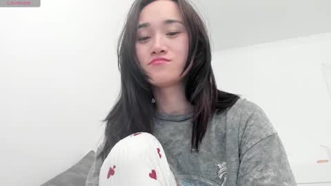 Snapshot of ae_nie chatting on 11, 3, 2025 Aenie online show from 11, 3, 2025