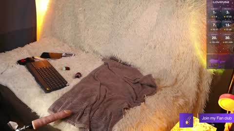 Snapshot of aestetic_boyy chatting on 4, 1, 2025 Fred and Dilan online show from 4, 1, 2025