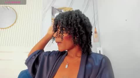 Snapshot of afro_luna chatting on 26, 11, 2025 Afro Luna online show from 26, 11, 2025