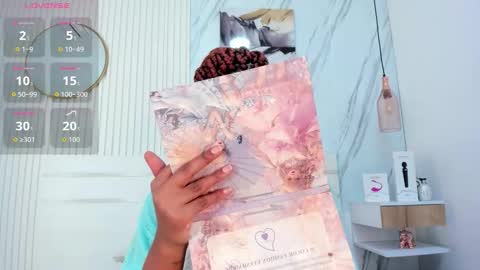 Snapshot of afro_luna chatting on 5, 12, 2025 Afro Luna online show from 5, 12, 2025