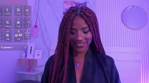 Snapshot of afro_luna chatting on 18, 12, 2025 Afro Luna online show from 18, 12, 2025