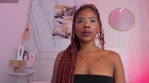 Snapshot of afro_luna chatting on 23, 12, 2025 Afro Luna online show from 23, 12, 2025