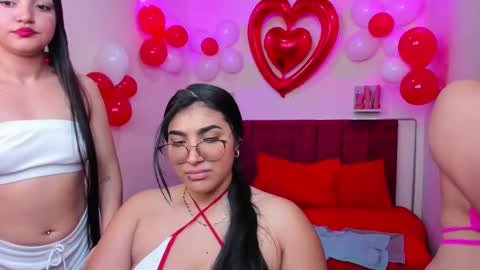 Snapshot of afroditaandsoffi chatting on 14, 2, 2025 Afrodita Chery y Hermione online show from 14, 2, 2025