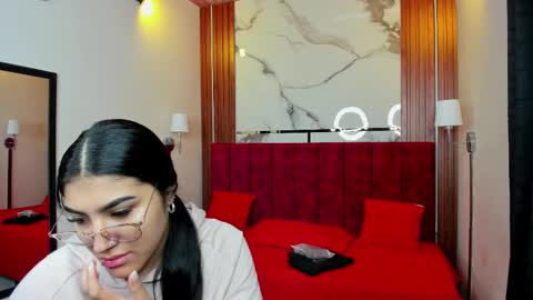 Snapshot of afroditaandsoffi chatting on 4, 3, 2025 Afrodita Chery y Hermione online show from 4, 3, 2025