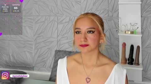 Snapshot of agatadelphine_mr chatting on 5, 11, 2025 Agatadelphine online show from 5, 11, 2025