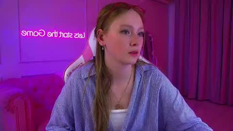 Snapshot of agatafoxley chatting on 17, 5, 2026 AgataFoxley online show from 17, 5, 2026