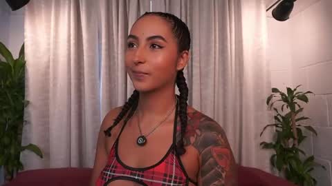 Snapshot of agatha_collinss chatting on 18, 4, 2026 Val inst agatha clls online show from 18, 4, 2026