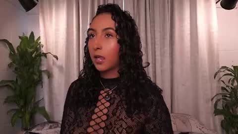 Snapshot of agatha_collinss chatting on 22, 6, 2026 Val inst agatha clls online show from 22, 6, 2026
