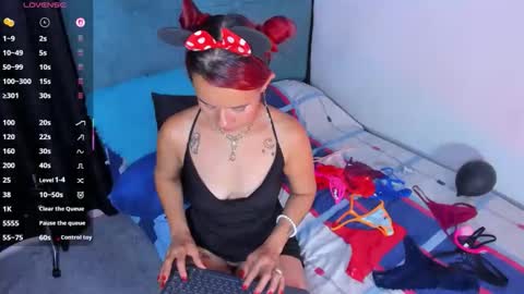agatha_walter_ online show from 11, 5, 2026