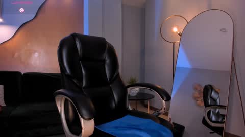 Agatha online show from 5, 2, 2025