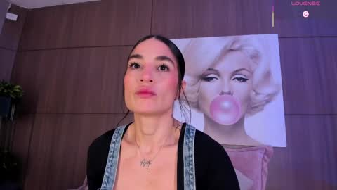 Snapshot of agattaduque chatting on 12, 4, 2026 online show from 12, 4, 2026