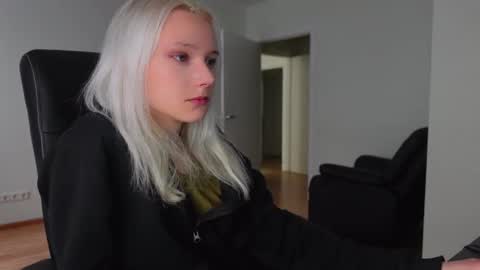 Snapshot of agelina_summer chatting on 8, 5, 2026 Agelina Lilly Laura online show from 8, 5, 2026