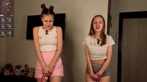 Monica and Bella online show from 5, 2, 2026