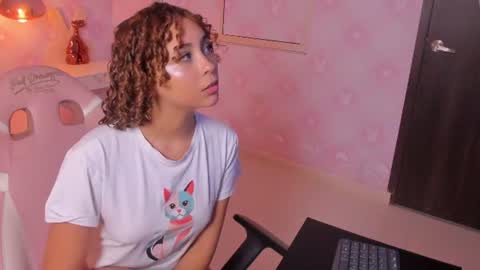 Snapshot of ahny_sweet chatting on 19, 6, 2026 Ahny Sweet online show from 19, 6, 2026