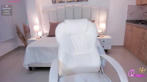 AIDA ADAMS online show from 6, 3, 2026