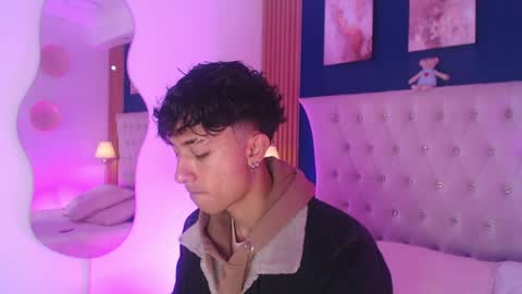 Aiden online show from 8, 4, 2026