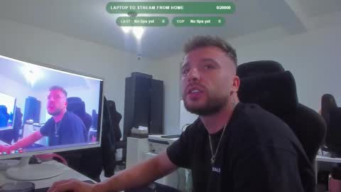 Snapshot of aidenmatthew chatting on 17, 10, 2025 Aiden online show from 17, 10, 2025