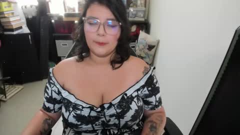 Snapshot of aikadreams chatting on 2, 10, 2025 Catalina online show from 2, 10, 2025