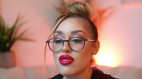  Aileen  online show from 20, 10, 2025