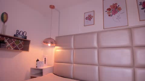 Aily Yozuko online show from 4, 2, 2025