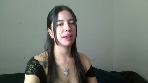 Snapshot of aine_ileana chatting on 22, 4, 2026 J online show from 22, 4, 2026