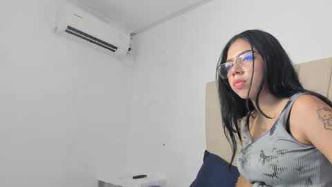 Snapshot of ainoa_pink chatting on 10, 10, 2025 Ainoa online show from 10, 10, 2025