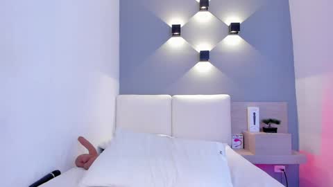 Aisha online show from 2, 2, 2025