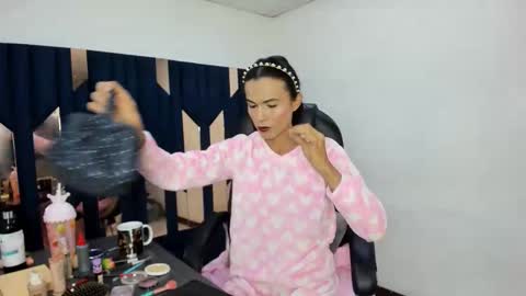 Aisha online show from 4, 2, 2026