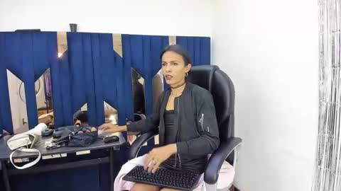 Snapshot of aisha_hotts777 chatting on 29, 5, 2026 Aisha online show from 29, 5, 2026