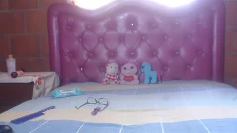 aisha koswell3 online show from 16, 2, 2025