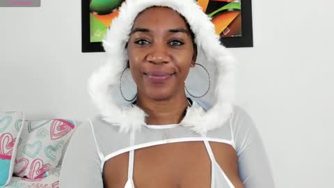 Snapshot of aisha_w10 chatting on 15, 1, 2025 Aisha online show from 15, 1, 2025
