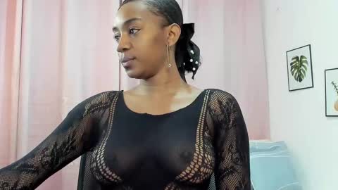 Snapshot of aisha_w10 chatting on 24, 2, 2025 Aisha online show from 24, 2, 2025