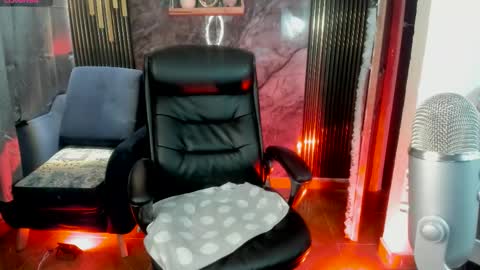 Snapshot of aitanacollins chatting on 21, 11, 2025 Miss Tatiana Independent Chaturbate Model online show from 21, 11, 2025