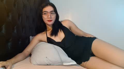 Snapshot of akamamiki25 chatting on 17, 6, 2026 akamamiki25 online show from 17, 6, 2026