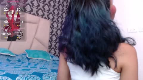 A K A N E  U W U online show from 18, 12, 2024