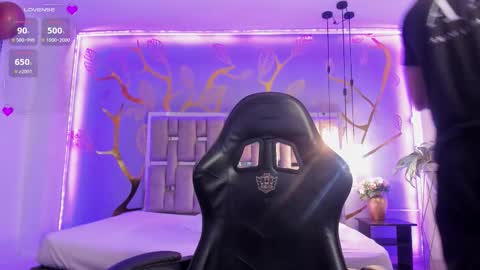 akazaboy online show from 9, 10, 2025