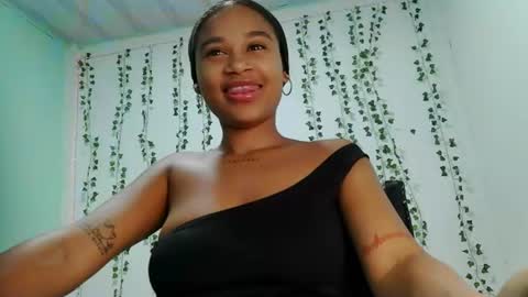 akemy_saunderz online show from 13, 6, 2026