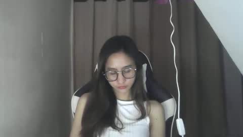 akira_z101 online show from 3, 3, 2025